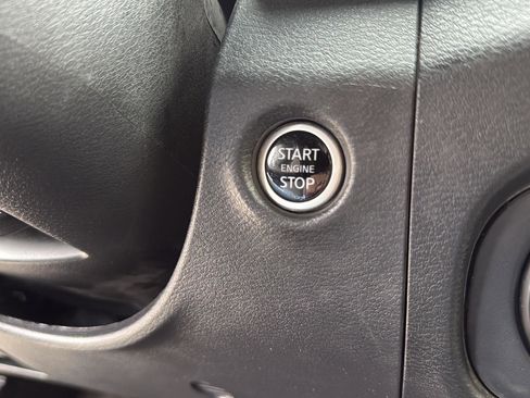 Used 2023 Nissan Frontier SV w/ Technology Package image 23