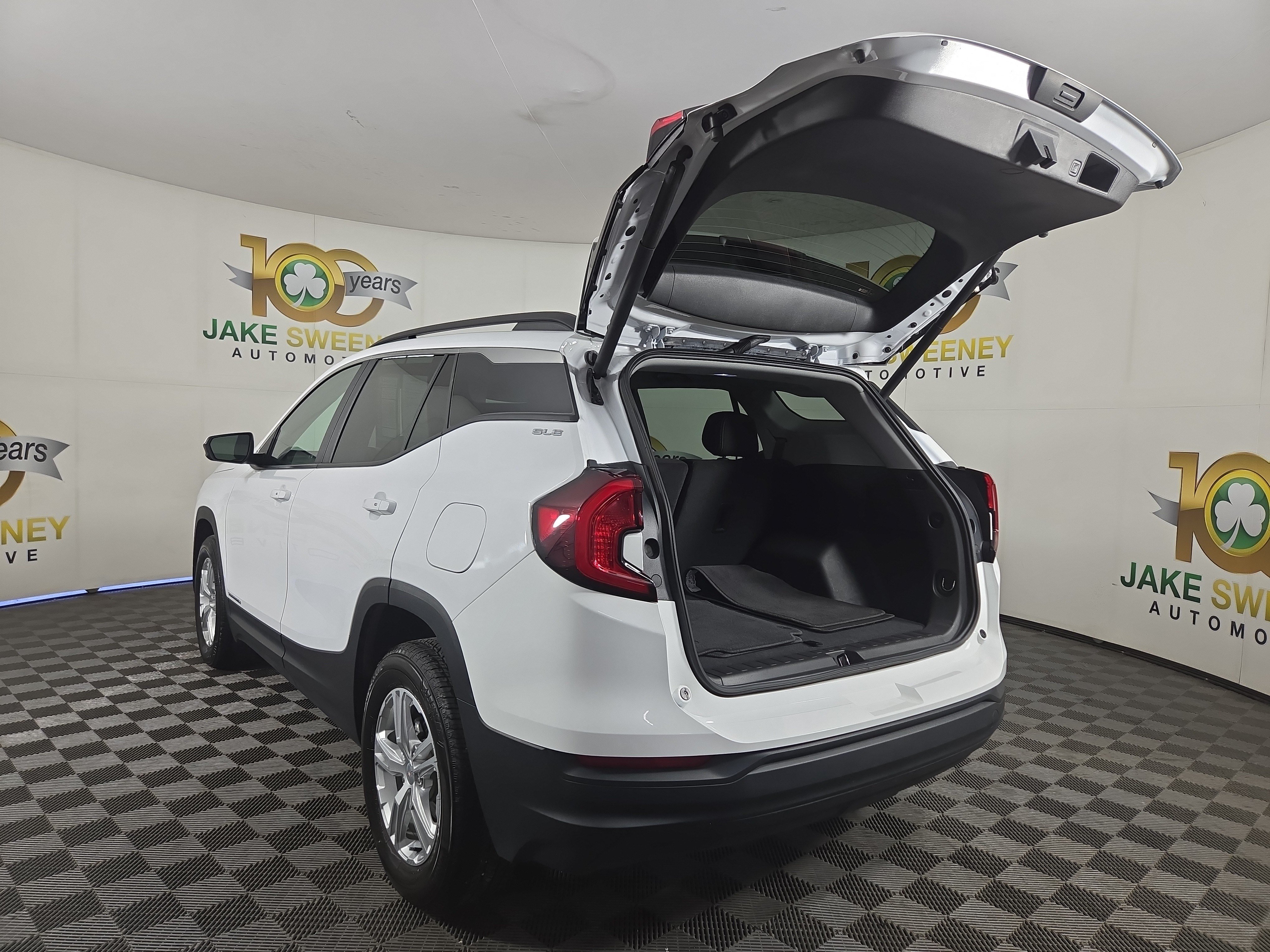 Used 2022 GMC Terrain SLE w/ Driver Convenience Package AWD/4WD image 30