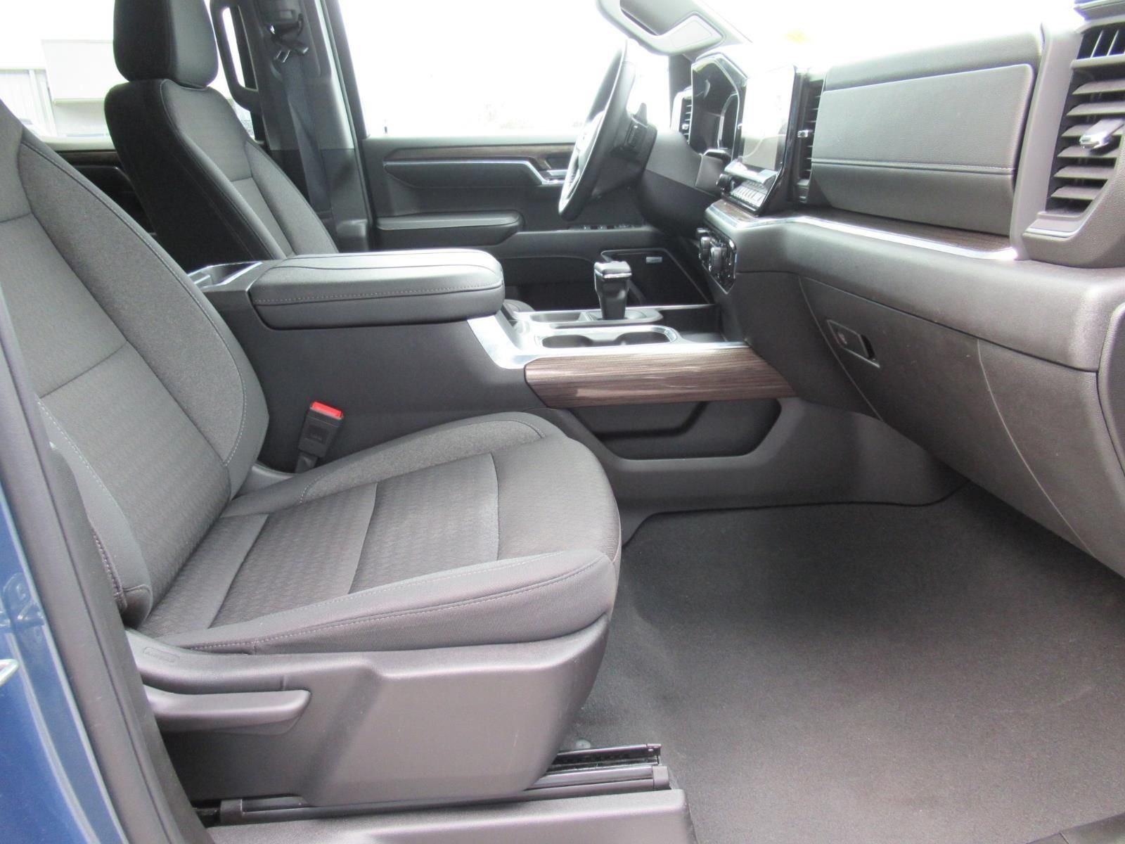 Used 2024 Chevrolet Silverado 1500 RST w/ Convenience Package II AWD/4WD image 10