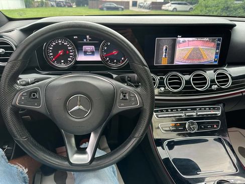 Used 2017 Mercedes-Benz E 300 image 10