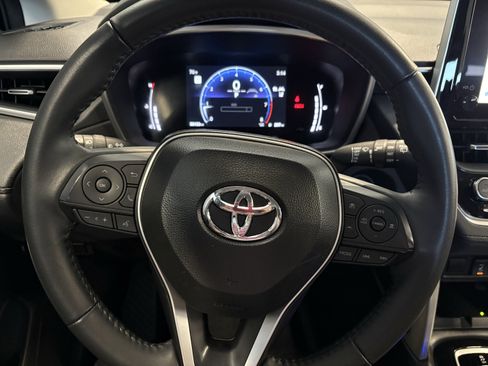 Certified 2025 Toyota Corolla Cross XLE image 21