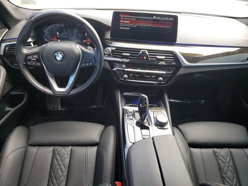 Used 2023 BMW 530i w/ Convenience Package RWD image 15