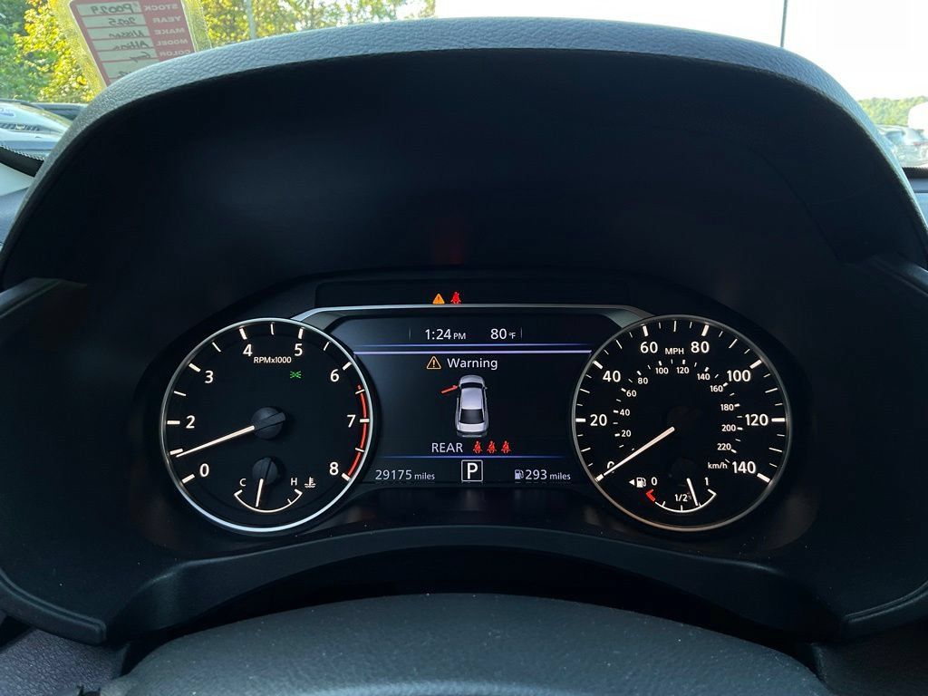 Used 2025 Nissan Altima 2.5 SV FWD image 14