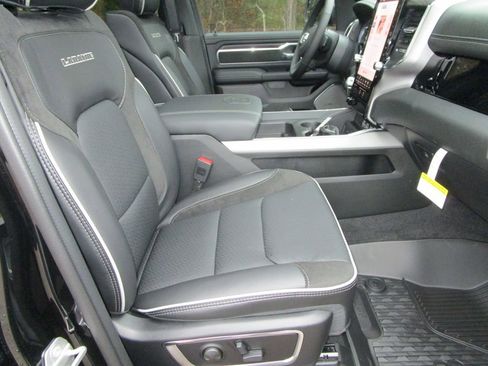 New 2026 RAM 1500 Laramie w/ Night Edition image 32