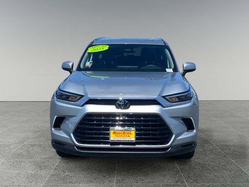 Used 2025 Toyota Grand Highlander AWD image 8
