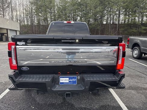 Used 2024 Ford F350 Platinum image 19