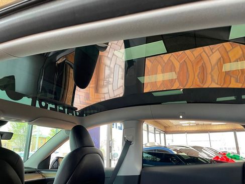 Used 2023 Tesla Model Y Long Range AWD/4WD image 17