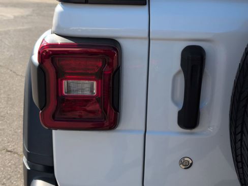 Used 2020 Jeep Wrangler Unlimited Sport image 11