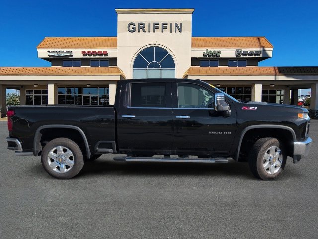 Used 2022 Chevrolet Silverado 2500 LTZ w/ LTZ Plus Package AWD/4WD image 3
