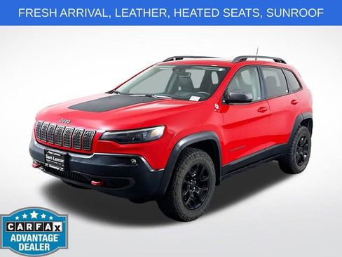 Used 2019 Jeep Cherokee Trailhawk AWD/4WD image 3