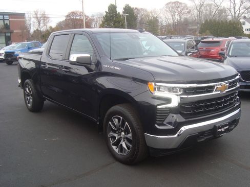 Used 2024 Chevrolet Silverado 1500 LT image 3