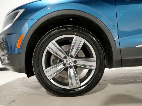 Used 2020 Volkswagen Tiguan SEL image 32