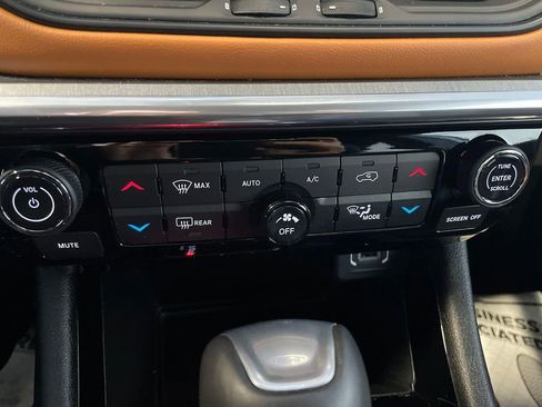 Used 2024 Jeep Compass Limited image 36