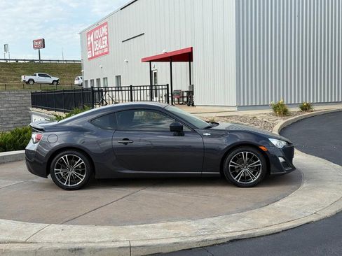 Used 2013 Scion FR-S image 2