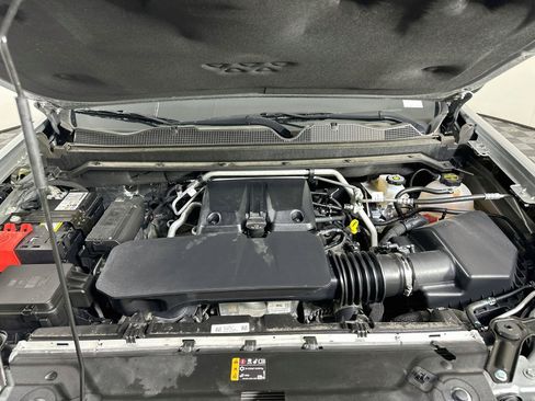 Used 2025 Chevrolet Colorado W/T w/ WT Custom Package RWD image 33