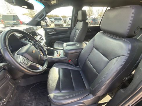Used 2023 Chevrolet Suburban LT image 6