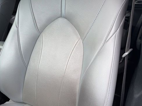 Used 2021 Toyota Highlander Limited image 5