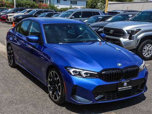 Used 2026 BMW 330i Sedan w/ M Sport Package RWD image 3