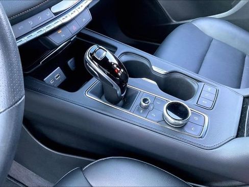 Used 2023 Cadillac XT4 Sport image 13