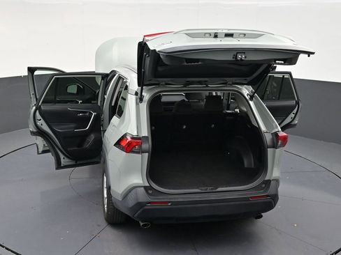 Used 2021 Toyota RAV4 XLE FWD image 32