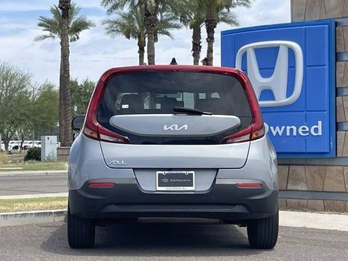 Used 2022 Kia Soul LX FWD image 6