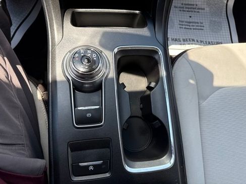 Used 2019 Ford Fusion SE w/ Equipment Group 151A FWD image 17