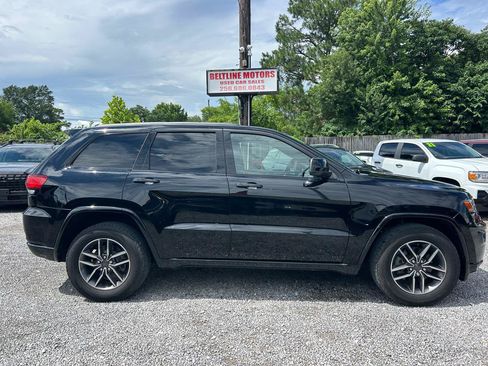 Used 2019 Jeep Grand Cherokee Altitude RWD image 2
