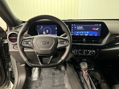Certified 2025 Chevrolet Trax RS w/ Driver Confidence Package FWD image 17