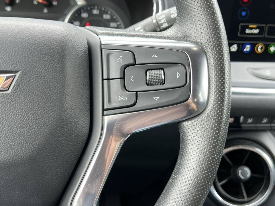 Used 2024 Chevrolet Blazer LT w/ Convenience Package FWD image 19