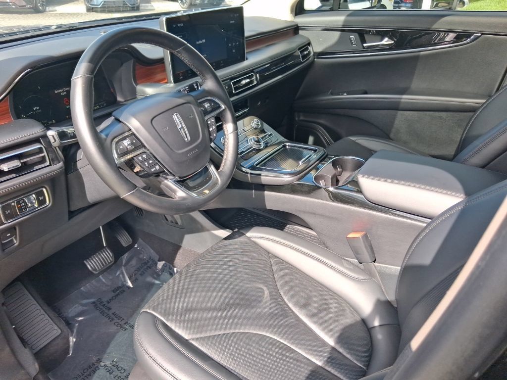 Used 2023 Lincoln Nautilus Reserve FWD image 13