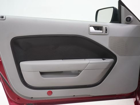 Used 2005 Ford Mustang GT image 14