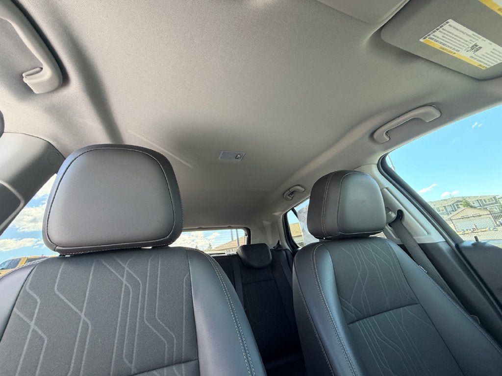 Used 2022 Chevrolet Trax LT w/ LT Convenience Package AWD/4WD image 28