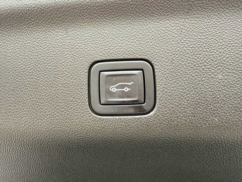 Used 2022 Chevrolet Tahoe RST image 11