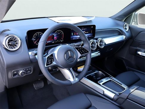 New 2026 Mercedes-Benz GLB 250 4MATIC image 19