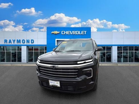 New 2025 Chevrolet Traverse High Country w/ LPO, Floor Liner Package FWD image 8