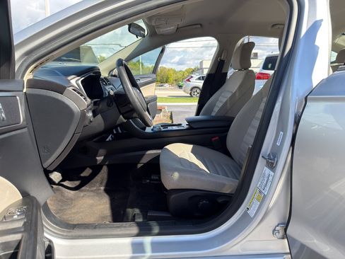 Used 2018 Ford Fusion S image 16