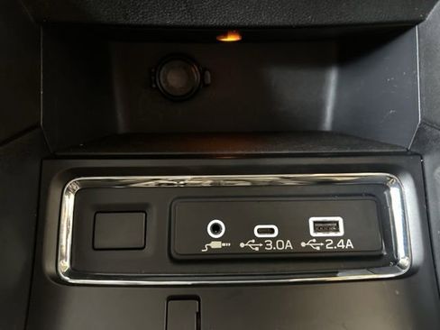 Used 2023 Subaru Ascent Onyx Edition AWD/4WD image 8