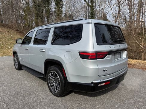 Used 2023 Jeep Wagoneer Series II image 8