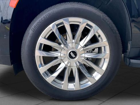 Used 2024 Cadillac Escalade Premium Luxury RWD image 11