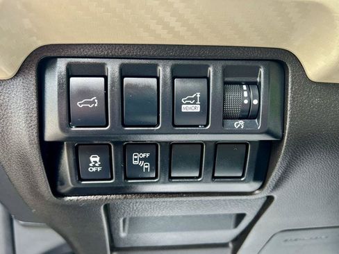 Used 2019 Subaru Ascent Premium AWD/4WD image 17