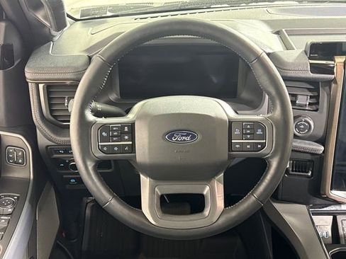 Used 2024 Ford F150 Lightning Lariat image 19