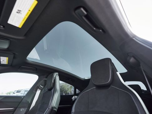 Used 2025 Porsche Taycan 4S w/ Premium Package image 45