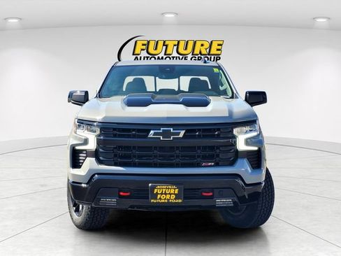 Used 2024 Chevrolet Silverado 1500 LT Trail Boss w/ Convenience Package II AWD/4WD image 2