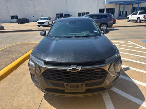 Used 2025 Chevrolet Trax RS w/ Driver Confidence Package FWD image 8