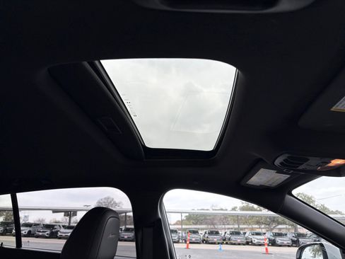 Used 2025 Buick Envista Avenir image 17