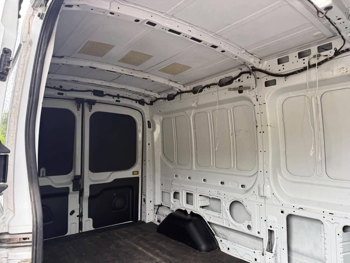 Used 2021 Ford Transit 250 Medium Roof RWD image 26