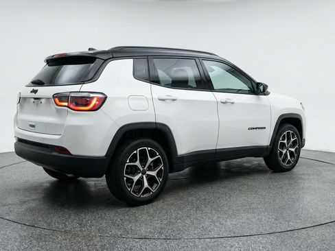 Used 2025 Jeep Compass Limited AWD/4WD image 9