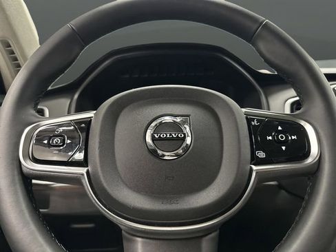 Used 2024 Volvo XC90 B6 Ultimate w/ Lounge Package image 18