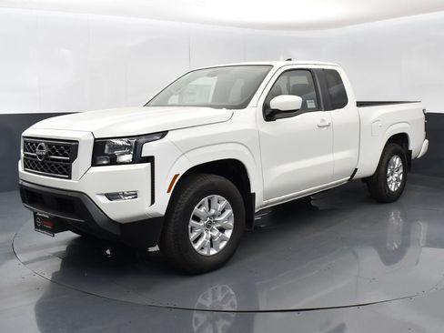 New 2024 Nissan Frontier SV w/ SV Convenience Package image 3