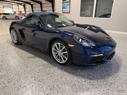 Used 2018 Porsche 718 Boxster RWD image 42